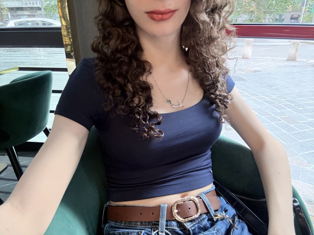 Mi hanno detto che parlo troppo dell’essere trans, così ho deciso di non specificarlo più nella bio dei social