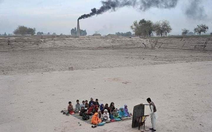 Gli Afghani quando c'erano gli Statunitensi stavano bbbbene!1!1 (Descrizione)