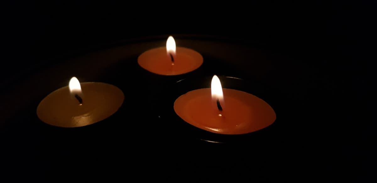 Foto di quando prima eravamo senza corrente per il mal tempo. Il vento (penso sia la tipica Bora) è fortissimo.