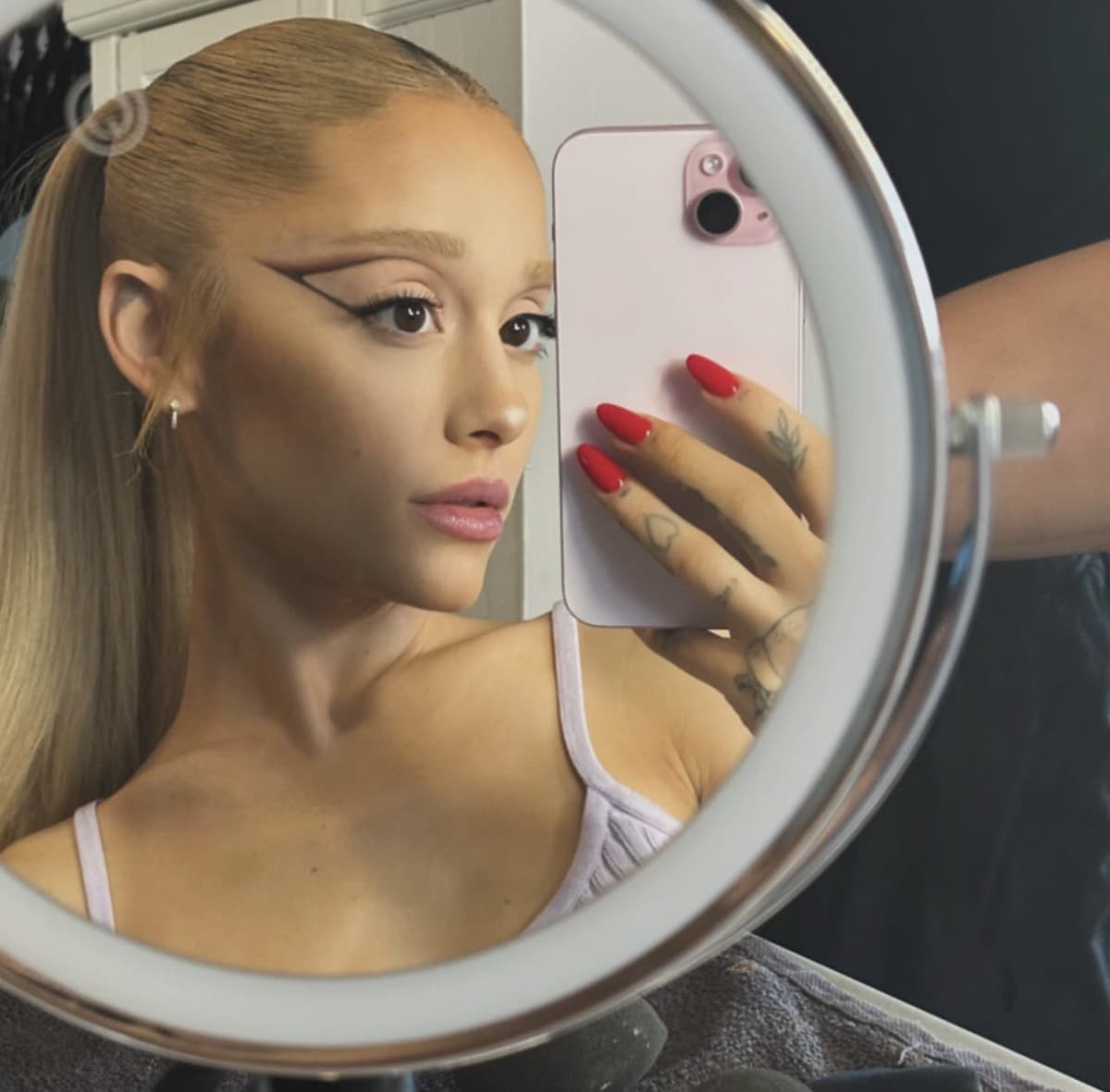 ASCOLTATE TUTTI IL NUOVO SINGOLO DI ARIANA GRANDE “YES, AND?” #ArianaGrande #TaylorSwift #NickiMinaj #SZA #MeganTheStallion #DojaCat #DuaLipa #AvaMax