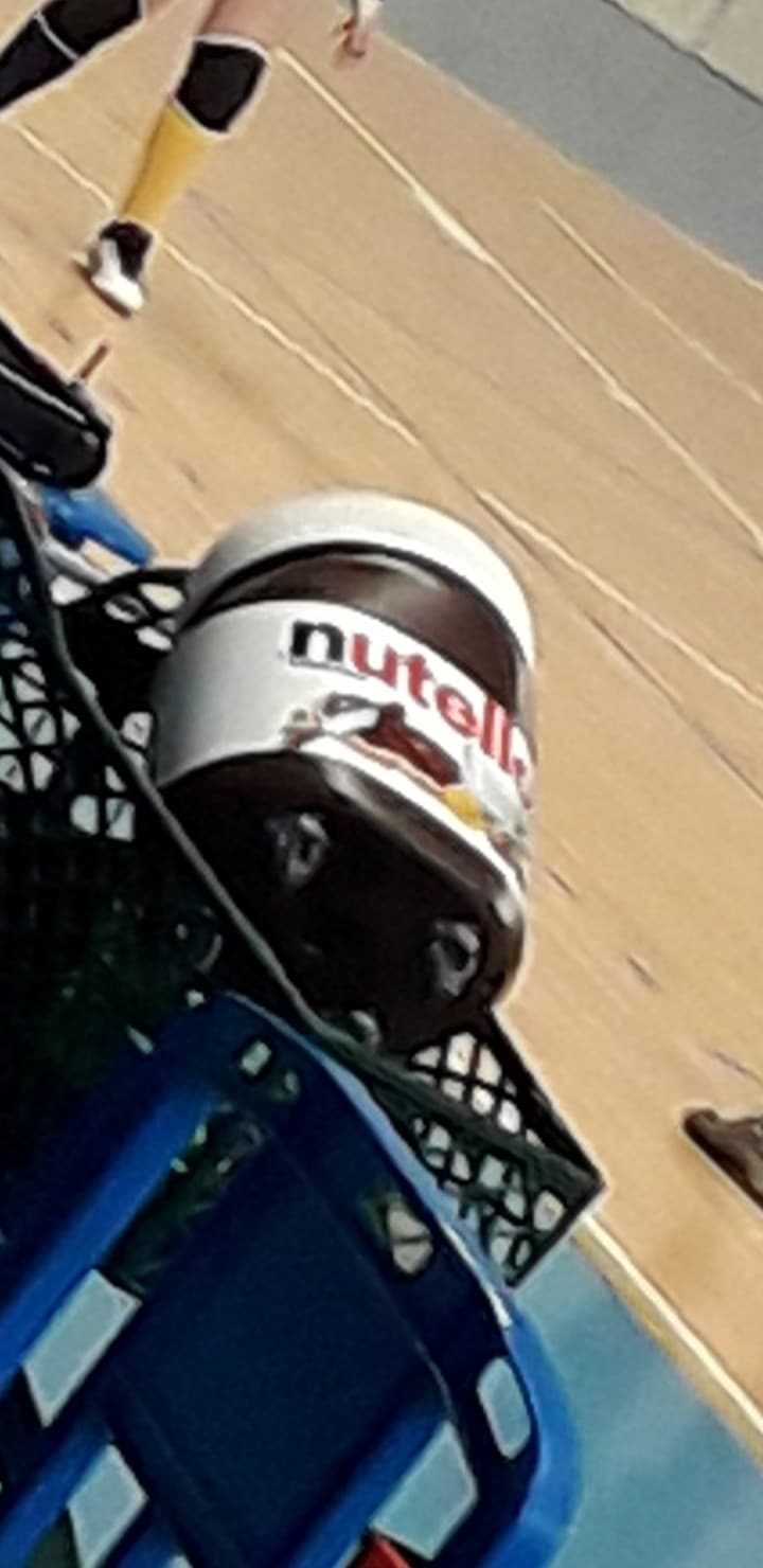 Quando vai a un evento sportivo ( ripostato, la foto è mia )