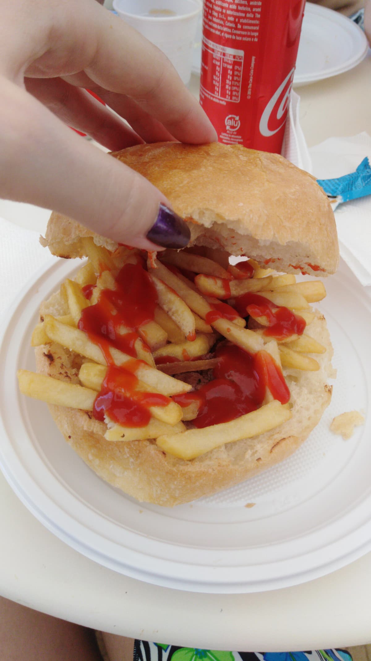 Quando chiedi hamburger e patatine ma ti portano questo..
