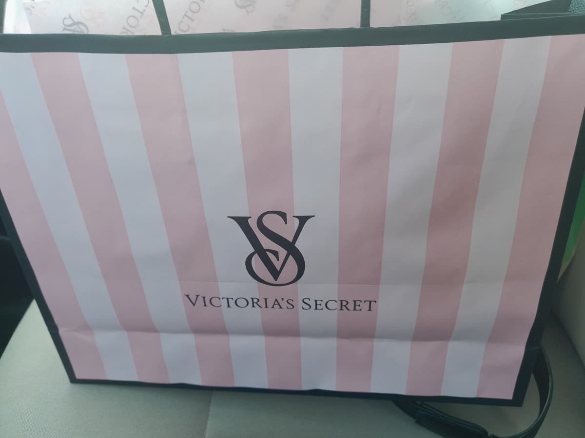 Ho comprato un completino per me stessa, dato che il mio ormai ex guarda le altre.