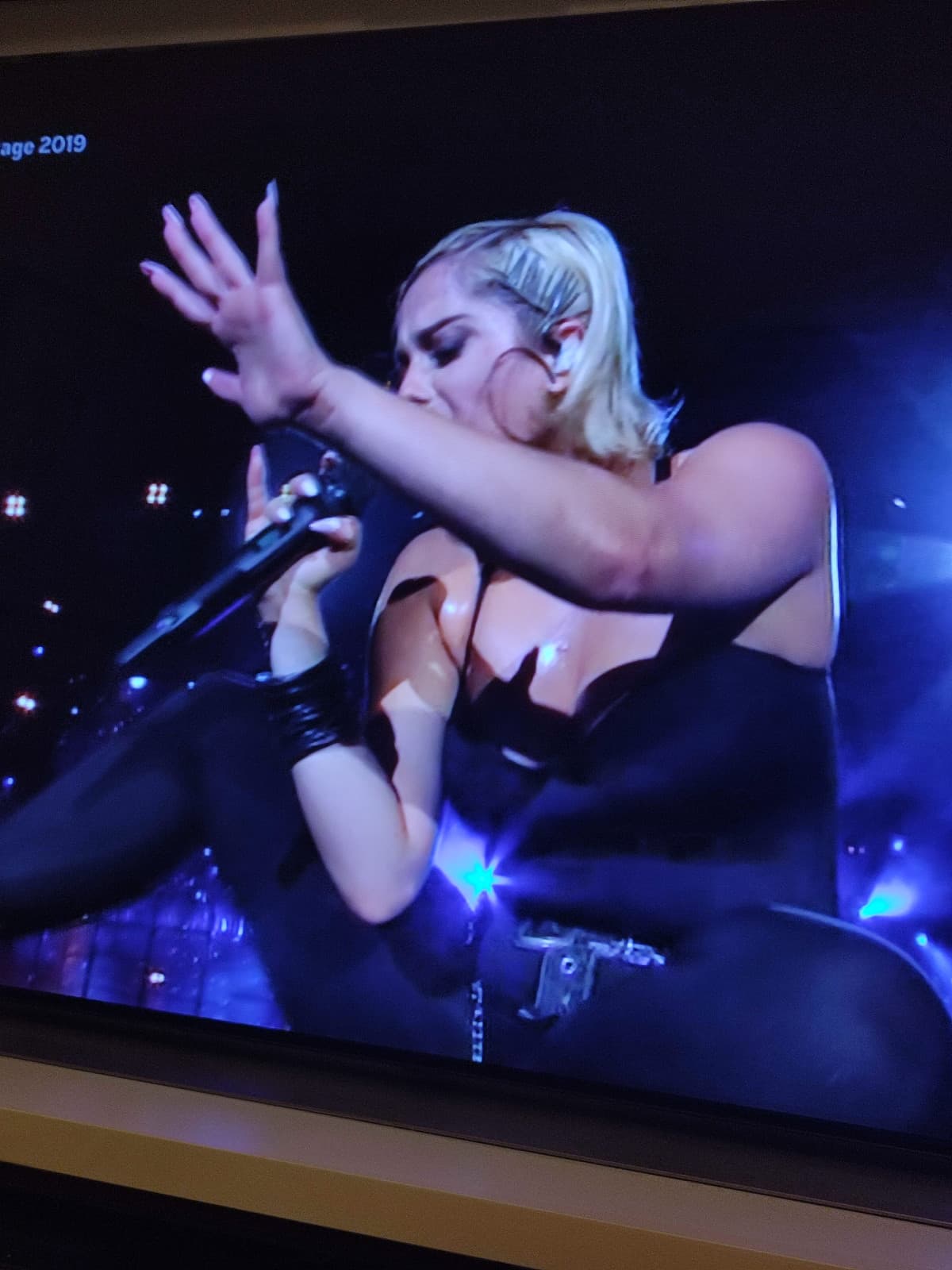 la figaggine di Bebe Rexha mi mette di buon umore