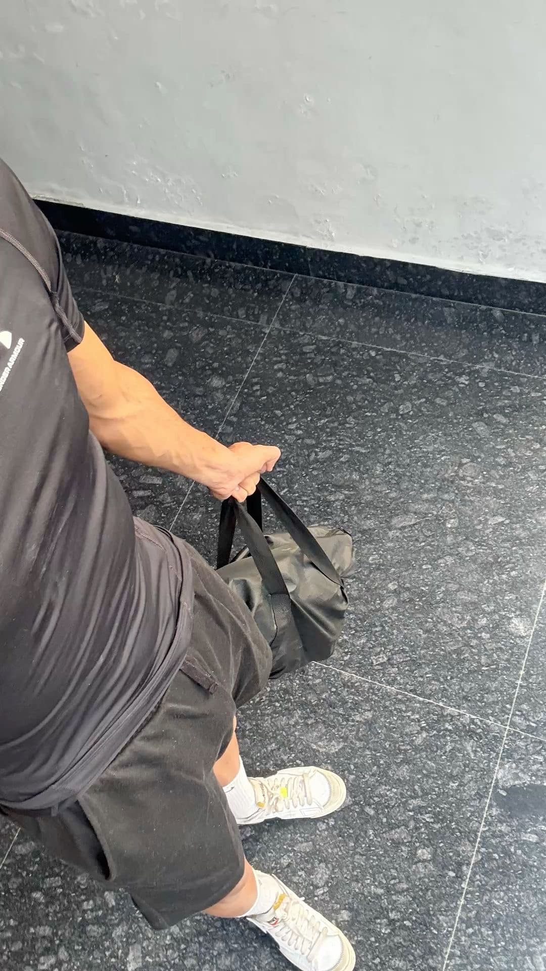 tò, beccateve sto braccio post palestra