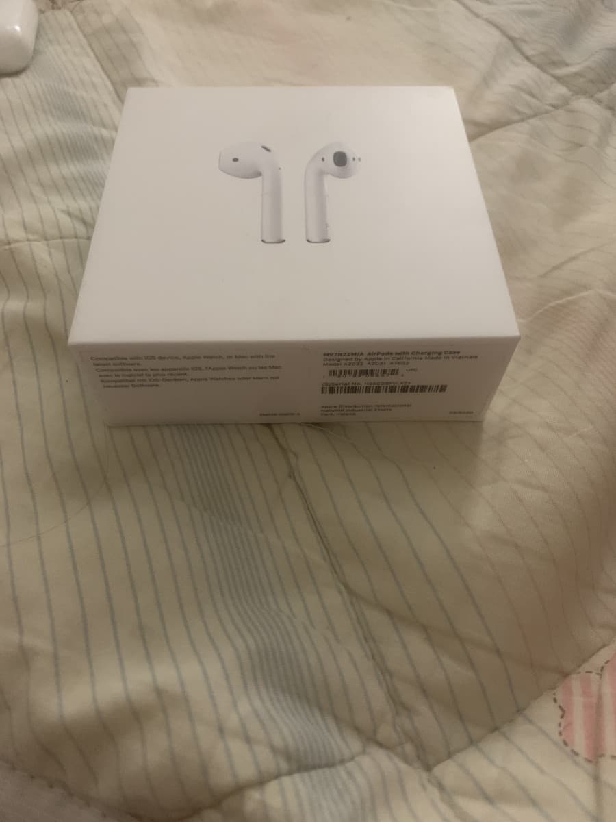 Mio fratellino di 12 anni ha rubato la carta prima di mia madre per 3000vbucks poi quella di mio padre per delle airpods???