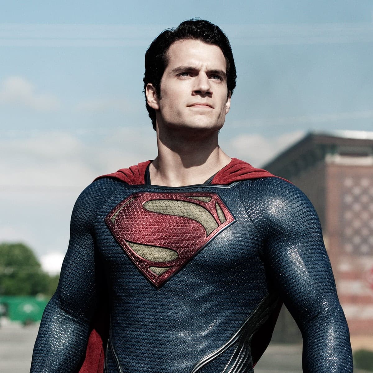 ecco lui é Henry Cavill